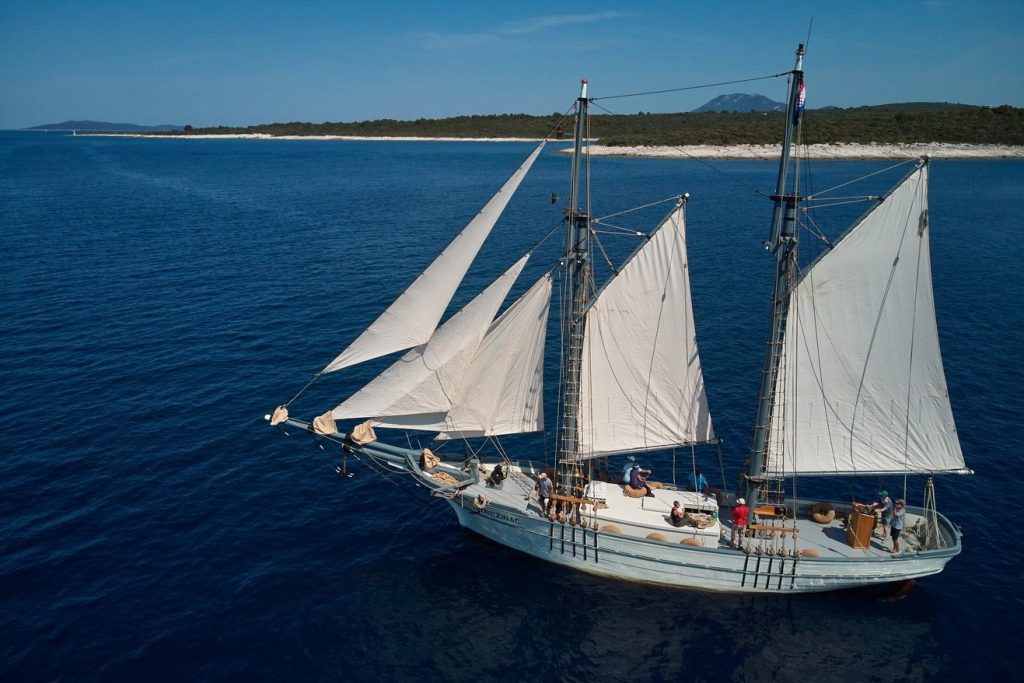 Loger Nerezinac u plovidbi TZ Mali Lošinj