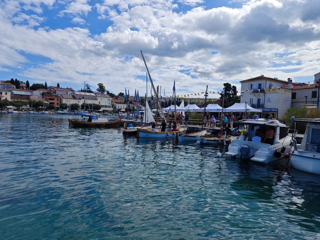 Regata Homo na jidra u Malinskoj /Snimio: Arsen Dobrijević