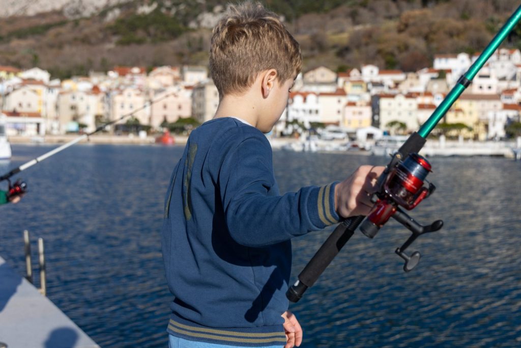 Mala škola lignjolova za djecu u Baškoj / Foto: TZ Baška